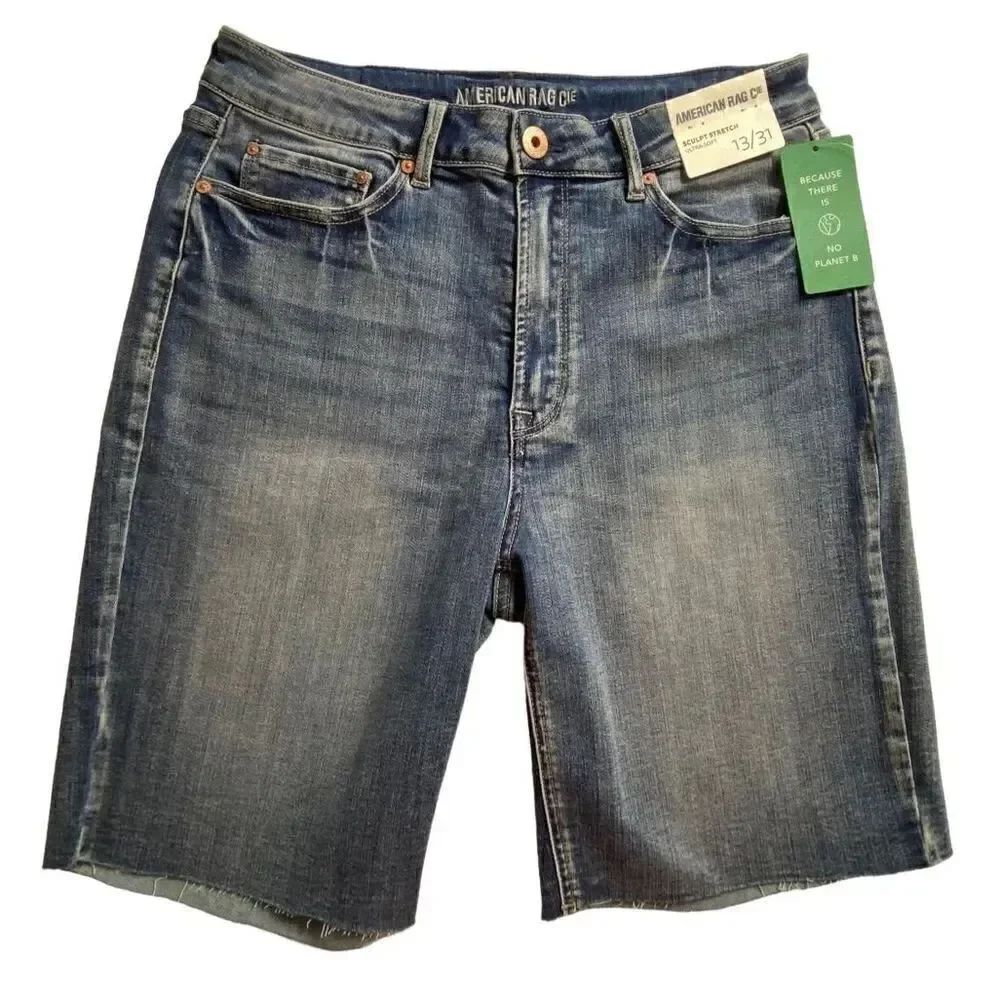 AMERICAN RAG CIE JUNIOR SIZE 13/31 ULTRA SOFT JEAN SHORTS